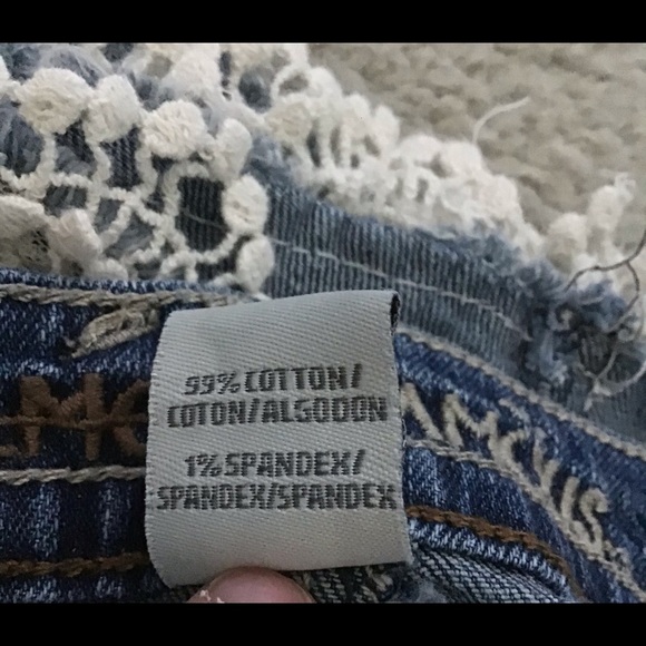 Almost Famous lace-trim denim shorts - Picture 5 of 7